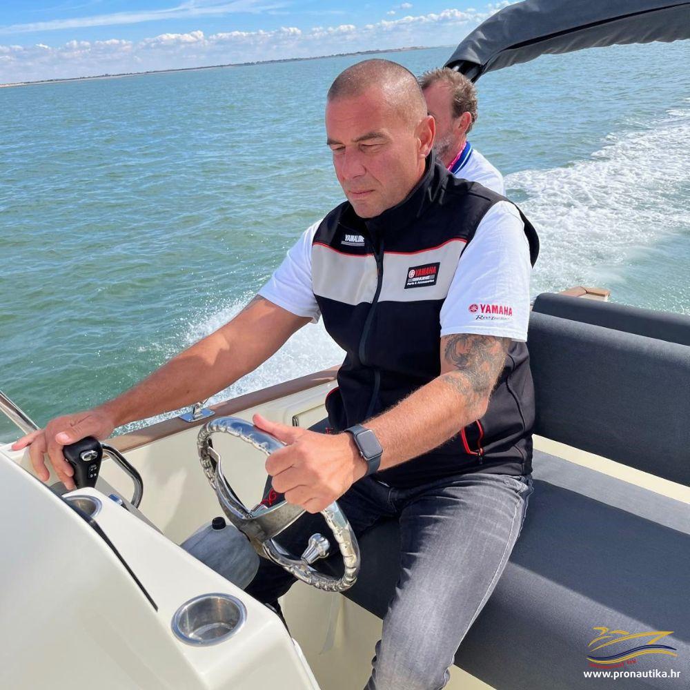 Kontakt 1 1 2 Pronautika - prodaja novih i rabljenih plovila