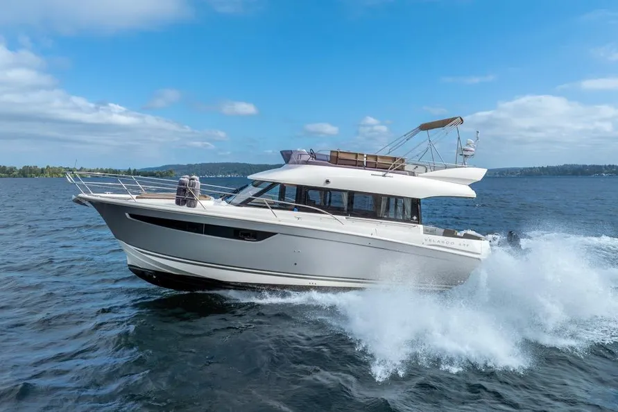 2016 jeanneau velasco 43f power 9920128 20250822133835729 4 Pronautika - prodaja novih i rabljenih plovila