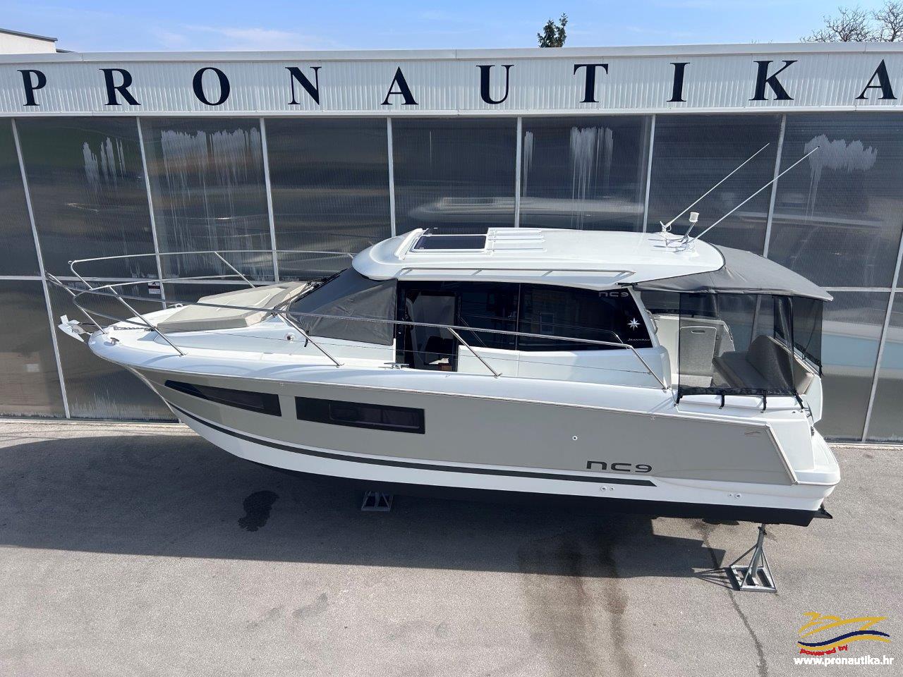 01 1 Pronautika - prodaja novih i rabljenih plovila