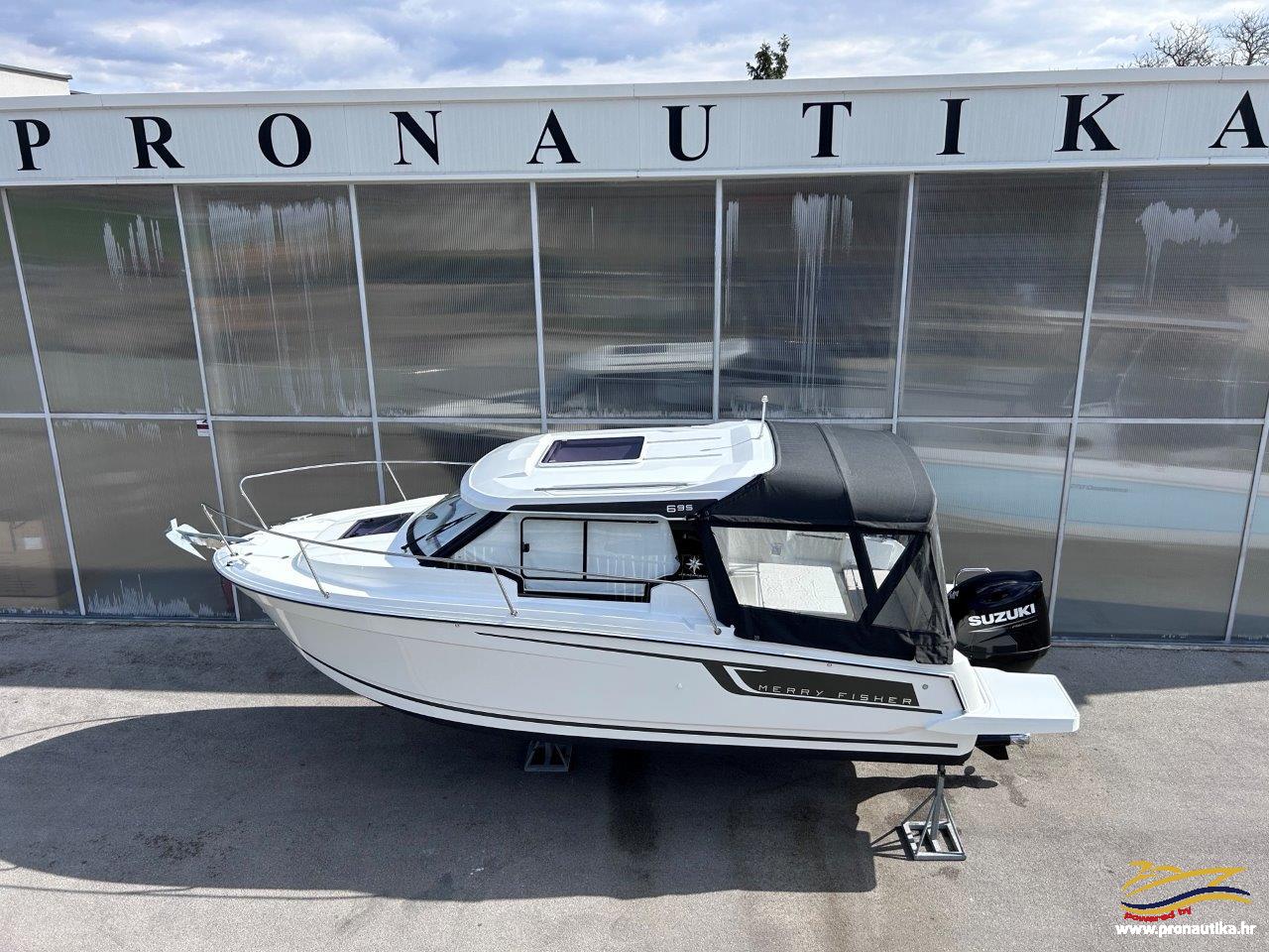 01 2 Pronautika - prodaja novih i rabljenih plovila