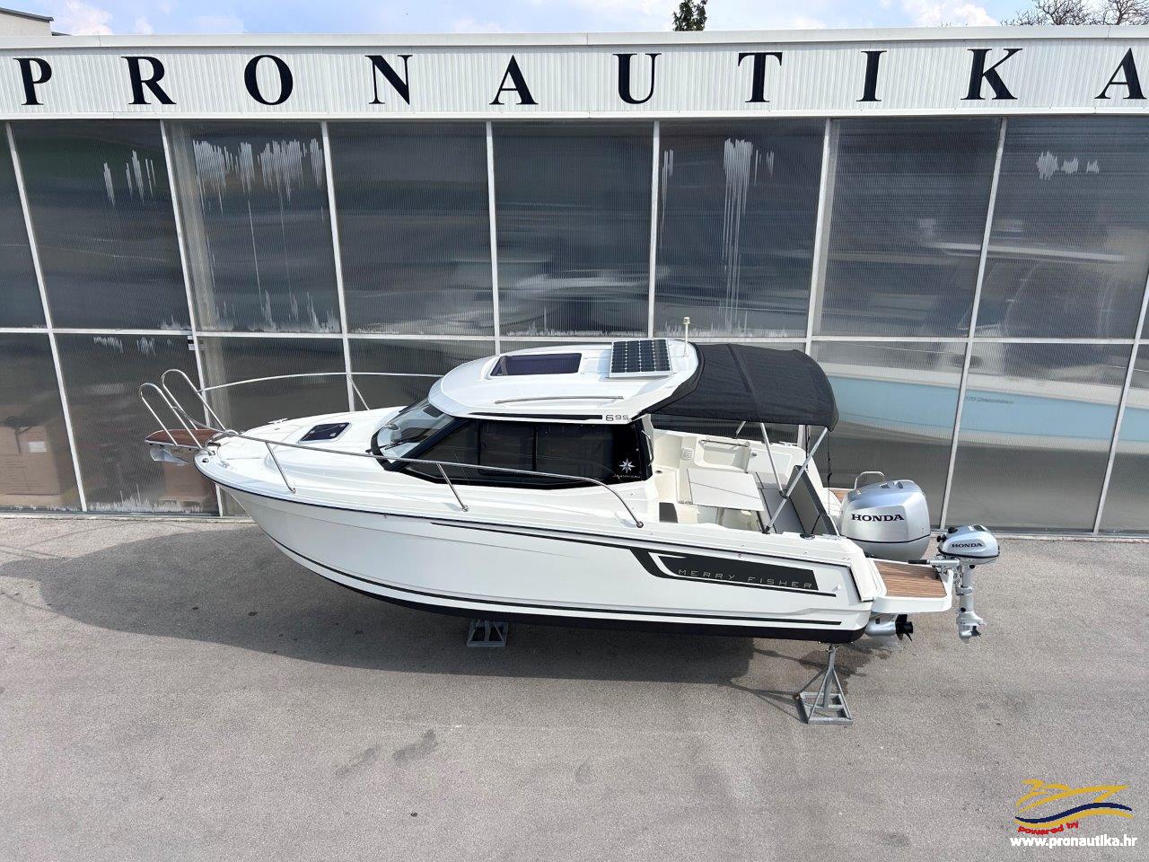 01 3 Pronautika - prodaja novih i rabljenih plovila