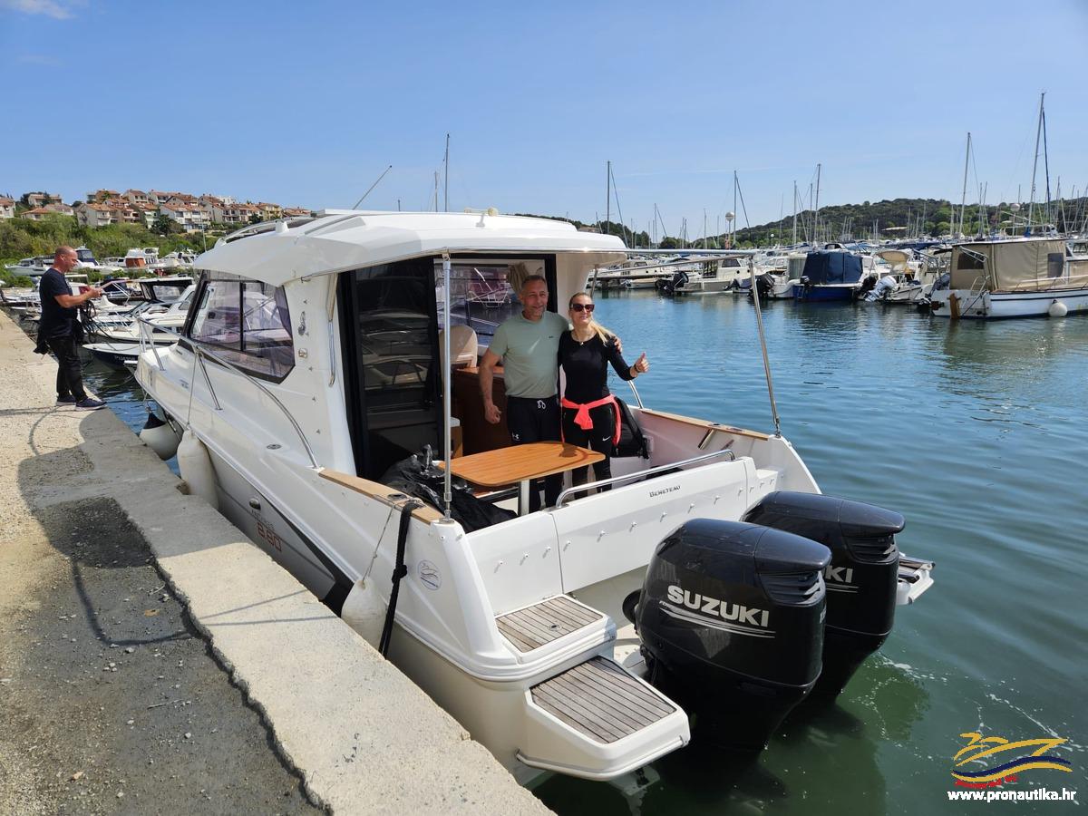 42 Pronautika - prodaja novih i rabljenih plovila