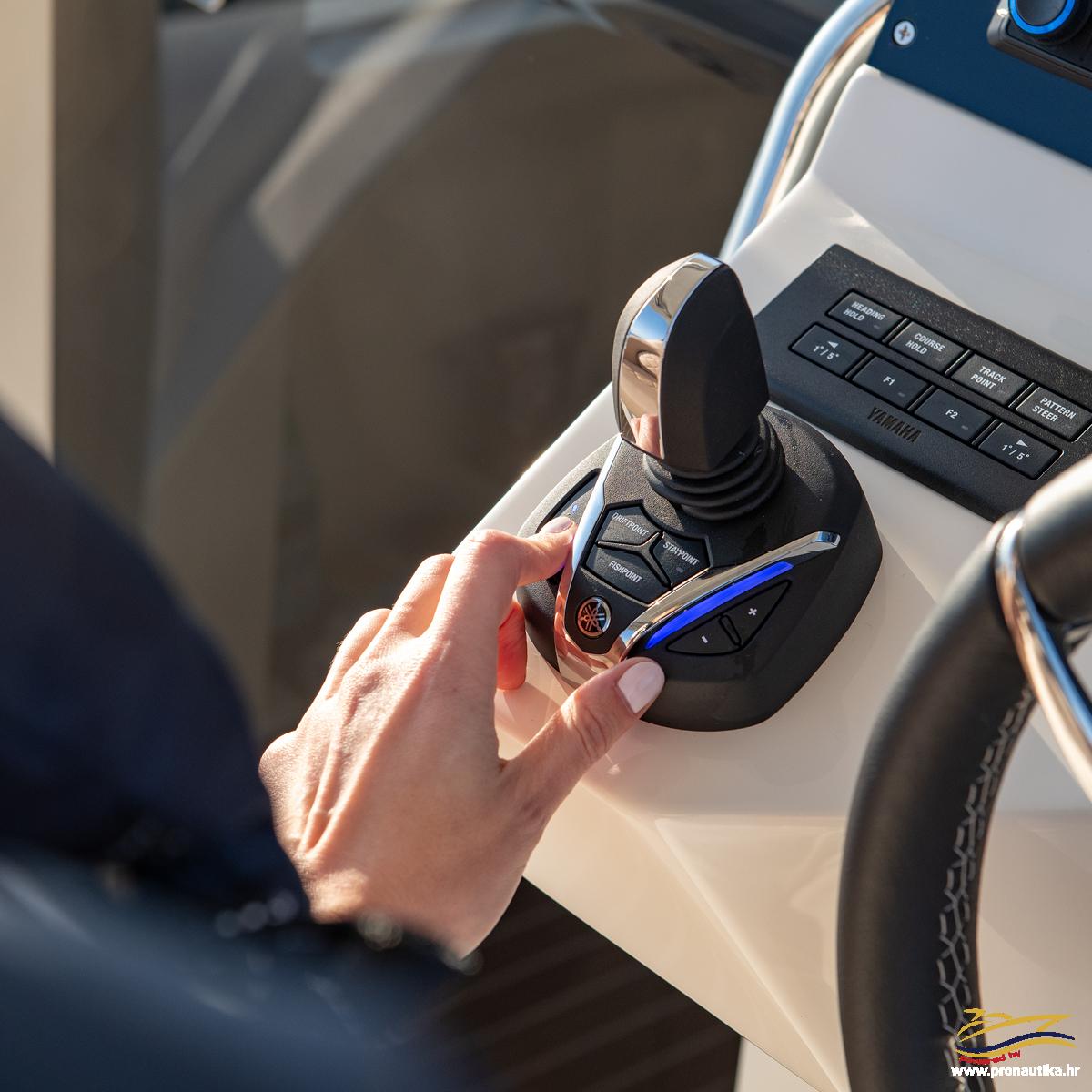 FB 2 Pronautika - prodaja novih i rabljenih plovila