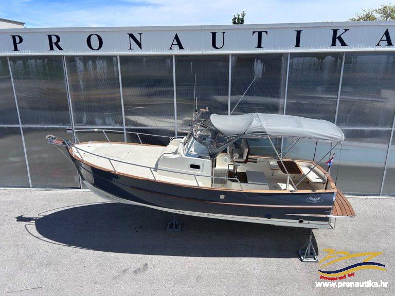 01 2 Pronautika - prodaja novih i rabljenih plovila
