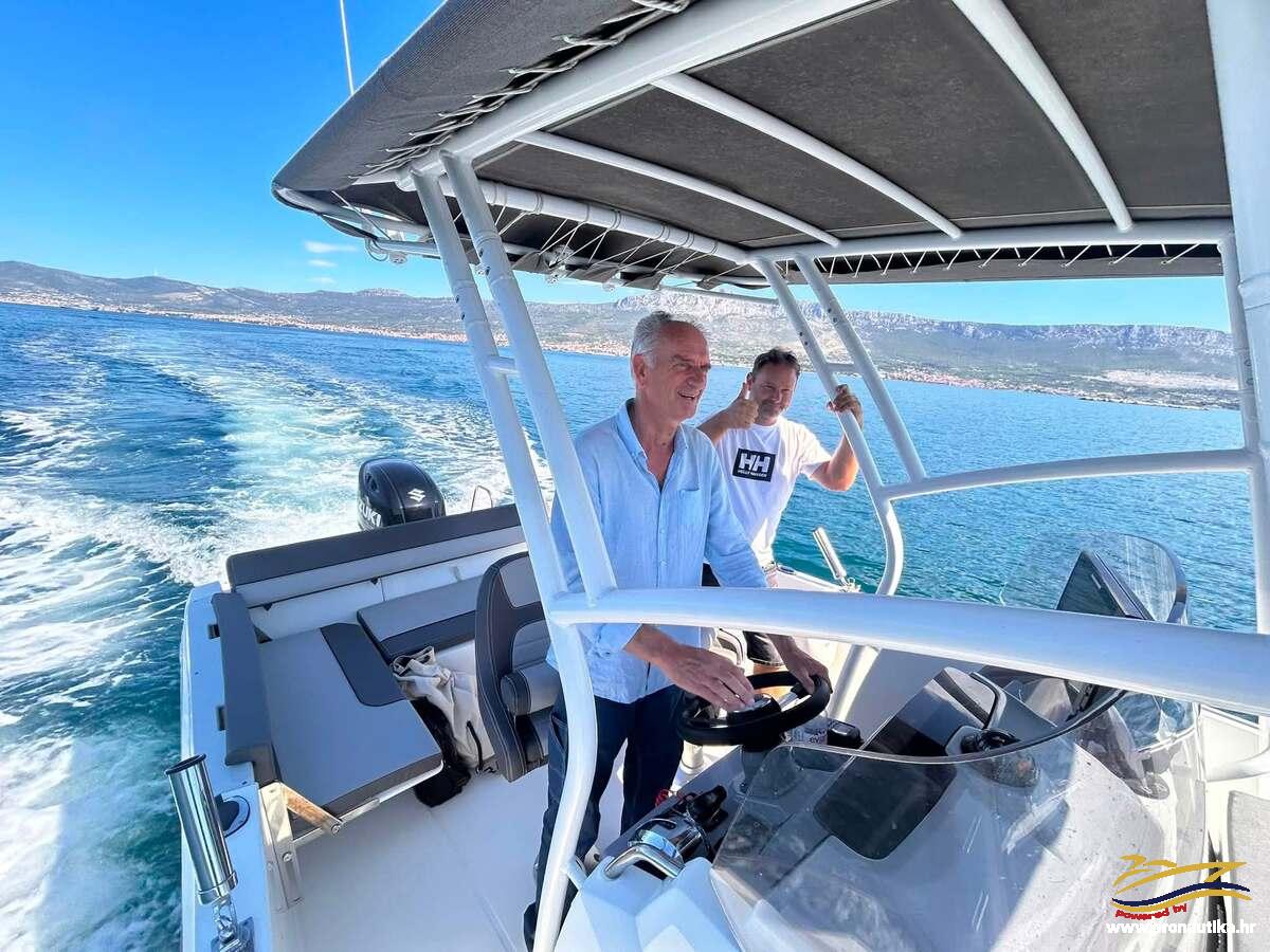 CC653 Pronautika - prodaja novih i rabljenih plovila