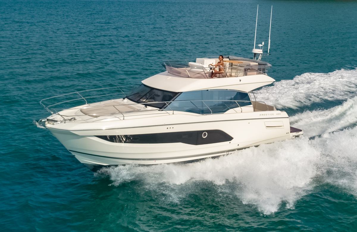 prestige 420 Pronautika - prodaja novih i rabljenih plovila